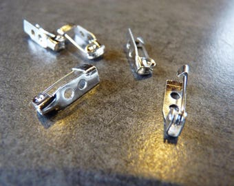 5 small silver metal brooch holders