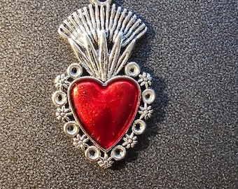Sacred Heart charm in silver metal and red crown enamel