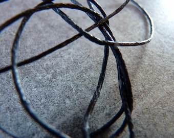 Thin cord in black cotton coated of 1 mm x 1 m