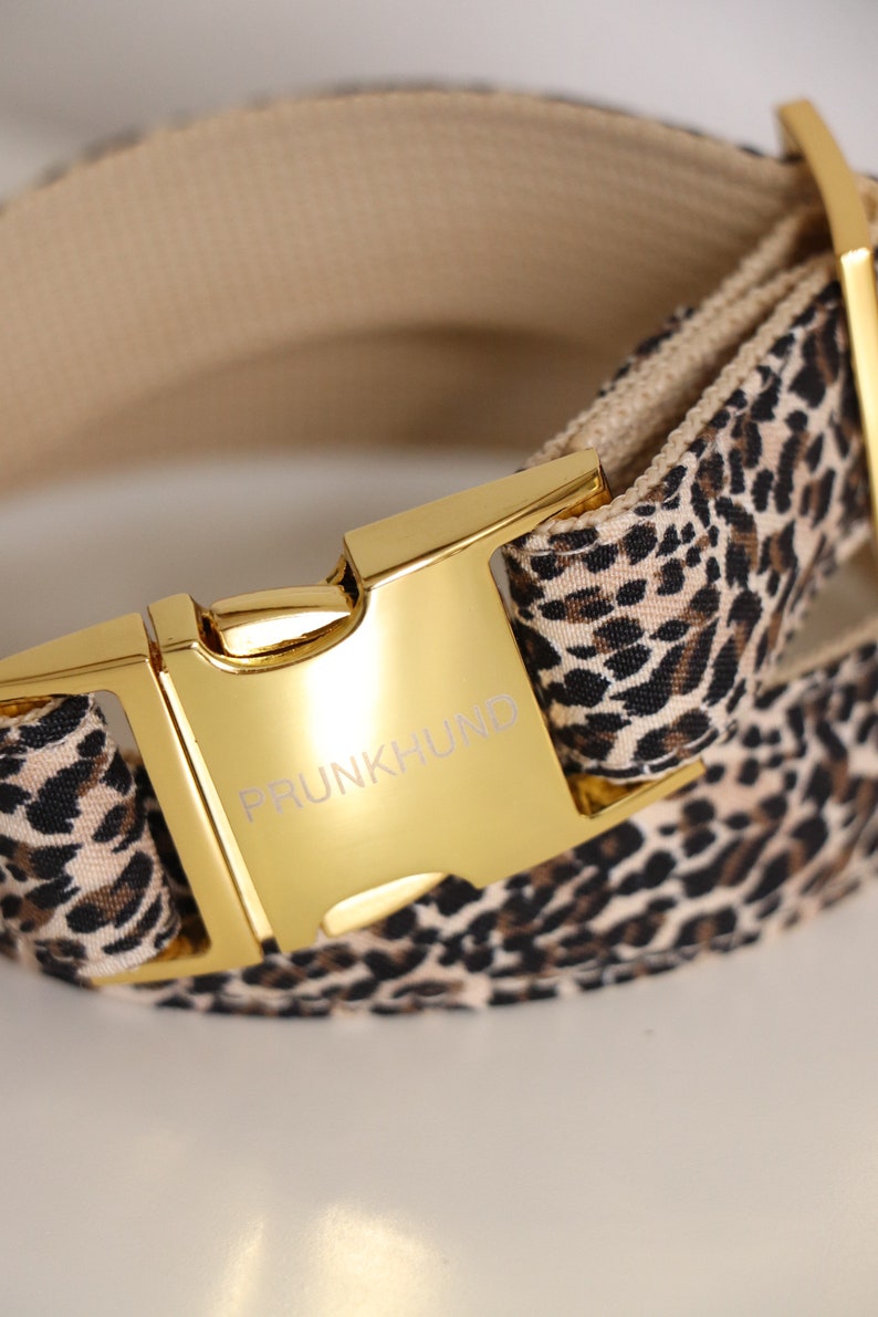 Designer Hundehalsband WILD LIFE Leoparden Muster mit goldfarbenen Metallteilen Bild 1
