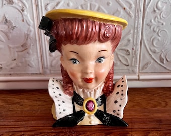 Jarrón con cabeza de dama de mediados de siglo - Encantador jarrón con cabeza de niña de campo - Macetero de cerámica vintage para niña de escuela - Jarrón con cabeza de niña pintada a mano de los años 50