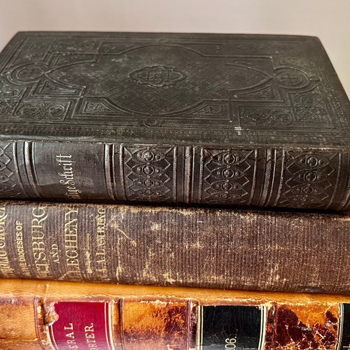 Antique German Bible - Die Heilige Schrift Bibel - 1879 Berlin, Germany - Martin Luther - Embossed shops Leather Cover - Excellent Condition