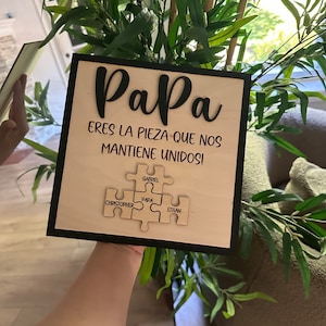 Personaliza el regalo del Día de las Madres/Padres, Regalo para Dia De, Mama Eres La Pieza Que Nos Mantienes Unidos, Regalo/Gift para Mama, PAPA, MOM/Dad