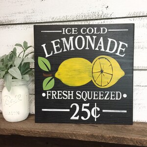 Lemon wood sign | Kitchen Decor | Lemonade Stand signs | Summer cookout decoration black background