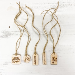 Houten kerstlabelset | Merry Christmas-tag | Miniornamenten | Kerstdecoratie | Tags voor tafelsetting | Houten mini-tags voor miniboompjes