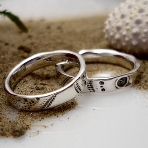 His and hers wedding rings set, silver wedding bands set, set alliances, engagement ring, nature ocean inspired wedding ring, simple bands image 1