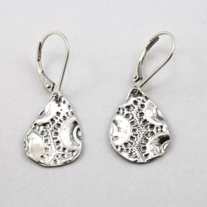 Brincos de gota de lágrima de prata esterlina 925, pendurados, leves, texturizados, concha de ouriço do mar, orgânicos, Quebec