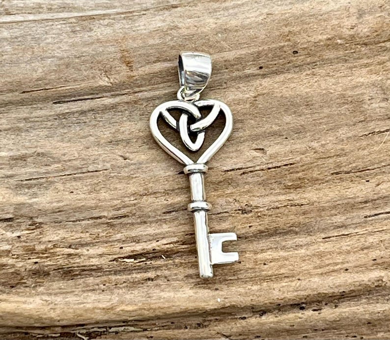 Sterling Silver Celtic Knot Key Pendant - Etsy
