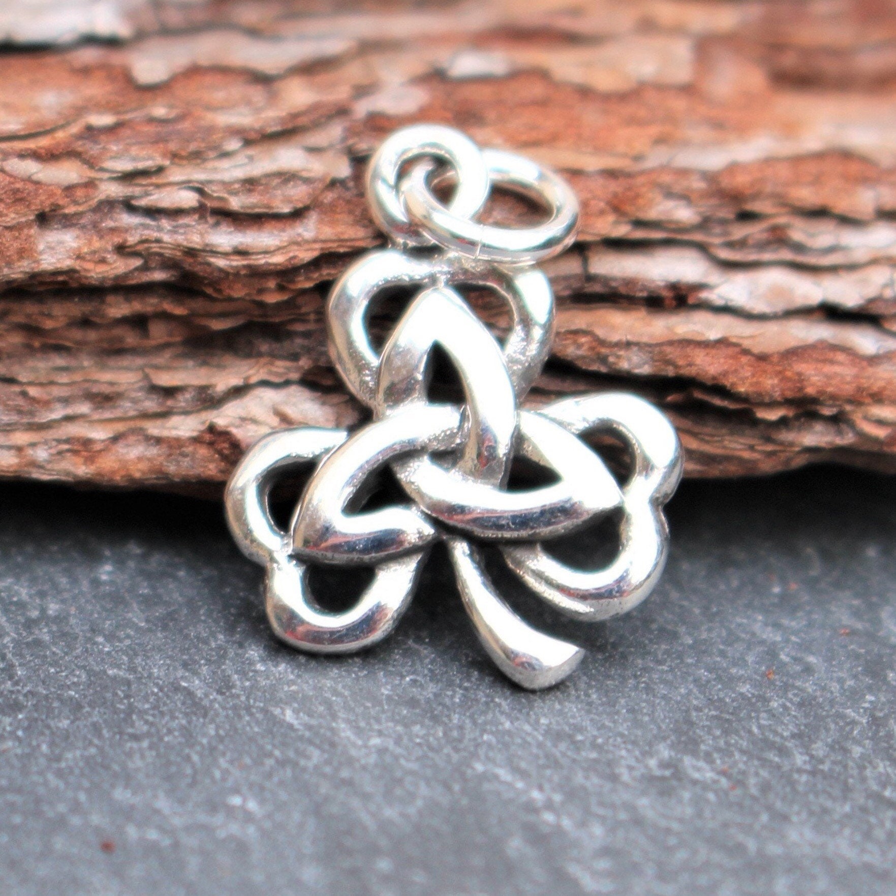 .925 Sterling Silver Irish Shamrock Charm Pendant with Celtic knots 
