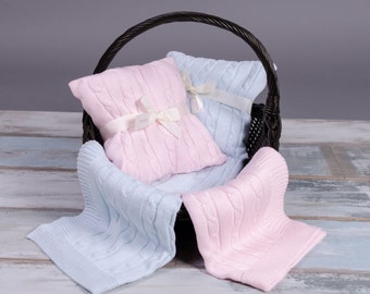 Babydecken mit Kissen, blau und rosa