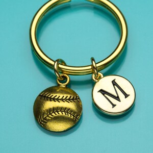 Llavero, llavero de oro del béisbol, béisbol Softbol Keychain, encanto del deporte de equipo, inicial llavero, llavero personalizado, encanto llavero, 514