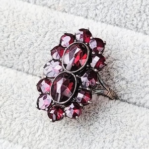 Antique Victorian bohemian garnet cluster ring 10k gold