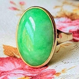 Antique natural jadeite jade cabochon ring 14K gold