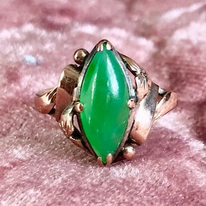 Antique Chinese imperial jade ring 14K 18K gold navette