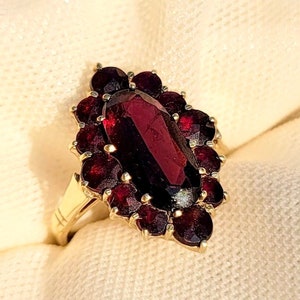 Antique Victorian Bohemian garnet ring 10K gold statement