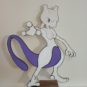 Jumbo Mewtwo figure