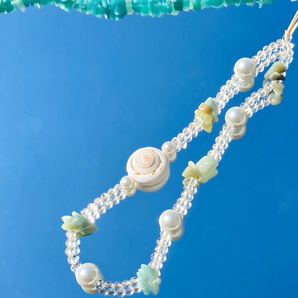 Elegant Seashell Pearl White Phone Charm/mermaid core/crystal phone charm/beaded phone charm/rainbow/seashell accessory/gemstone phone chain