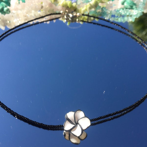 Beach necklace/Flower choker/Beach jewelry/Beaded choker/Beaded necklace/Choker/Plumeria Choker/Plumeria necklace/black choker, dainty