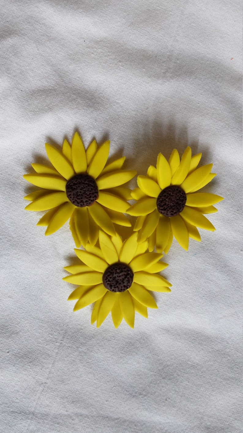 12 Fondant Sunflowers Realistic and Edible image 2