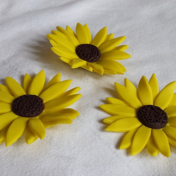 12 Fondant Sunflowers - Realistic and Edible