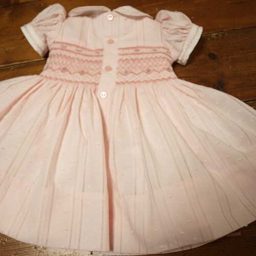 Hand Smocked and Embroidered Pink Clipped Spot Cotton Baby Girls shops Dress Size 3-6 months