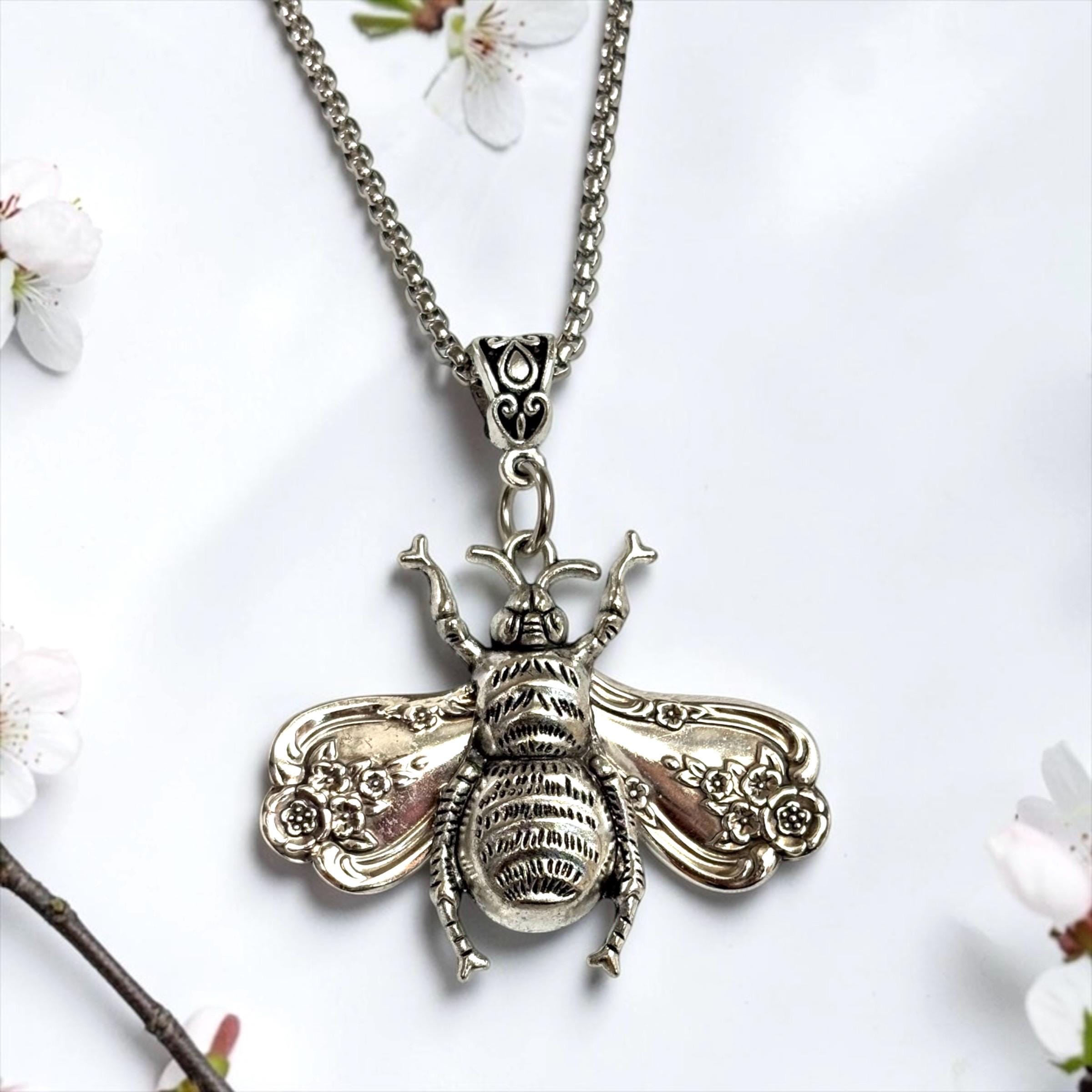 女王蜂のジュエリー - Etsy 日本