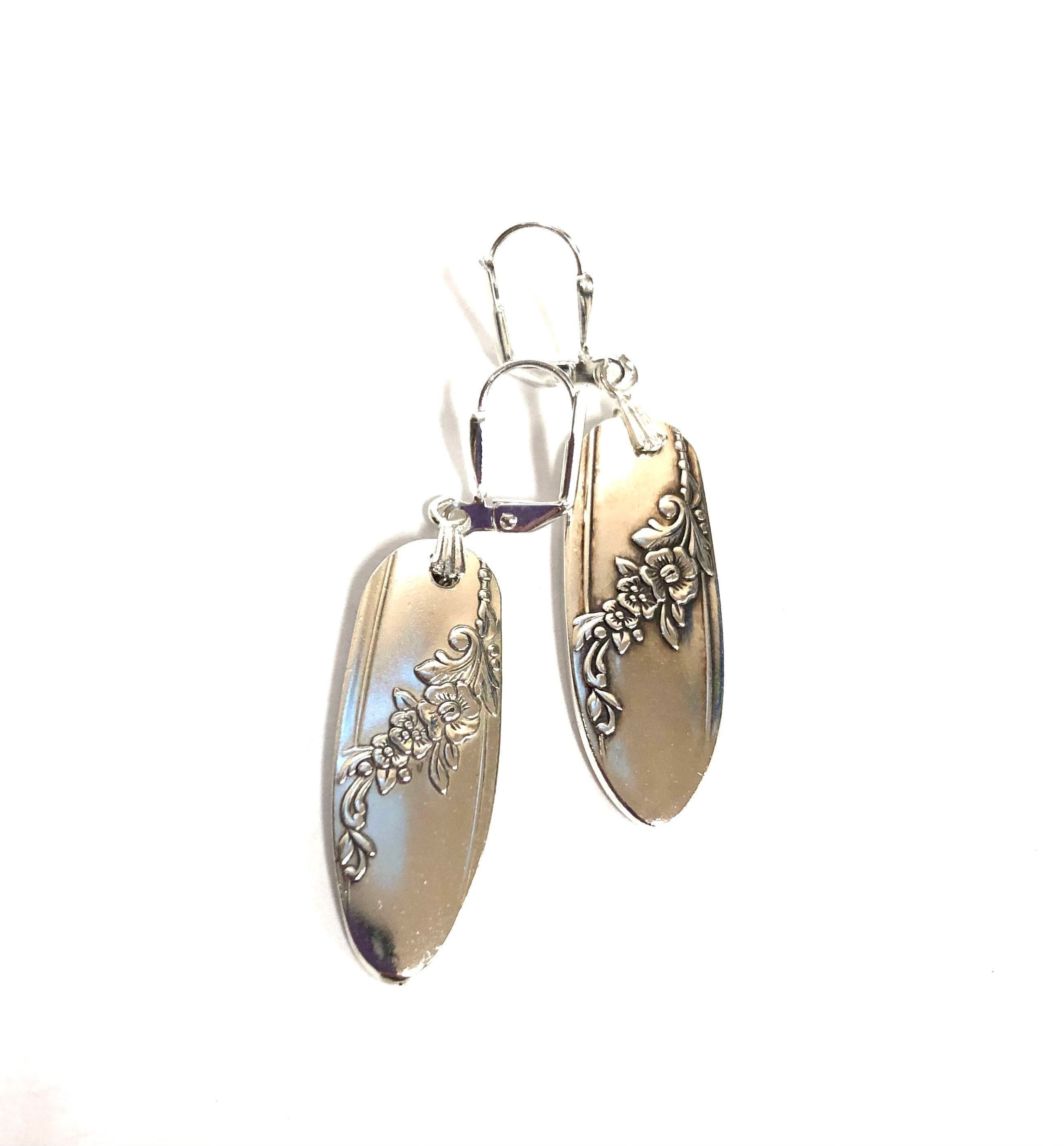Details about   Vtg SPOON Earrings Queen Bess Oneida Silverware silver dangle or stud birthstone 