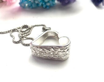 Floating heart spoon necklace | Valentine gift | floating heart silverware pendant, I love you pendant, Valenitne heart pendant. Narcissus