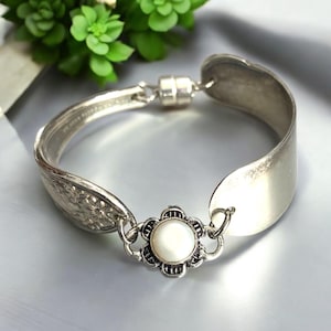 Butter knife bracelet | Pearl silverware bracelet, Vintage Pearl spoon bracelet| butterknife  bracelet| silverware jewelry, eco friendly
