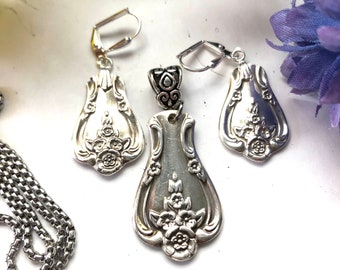 Magnolia pendant and earrings set,  Magnolia spoon pendant, spoon necklace, silverware jewelry, spoon jewelry, 1951 gift, Magnolia earrings