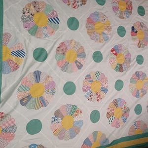 Dresden Plate Quilt Top