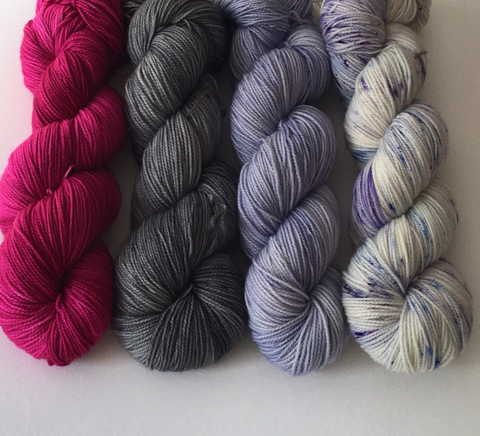 Casapinka summer MKAL. Snarkometer. 1600 yds.Merino