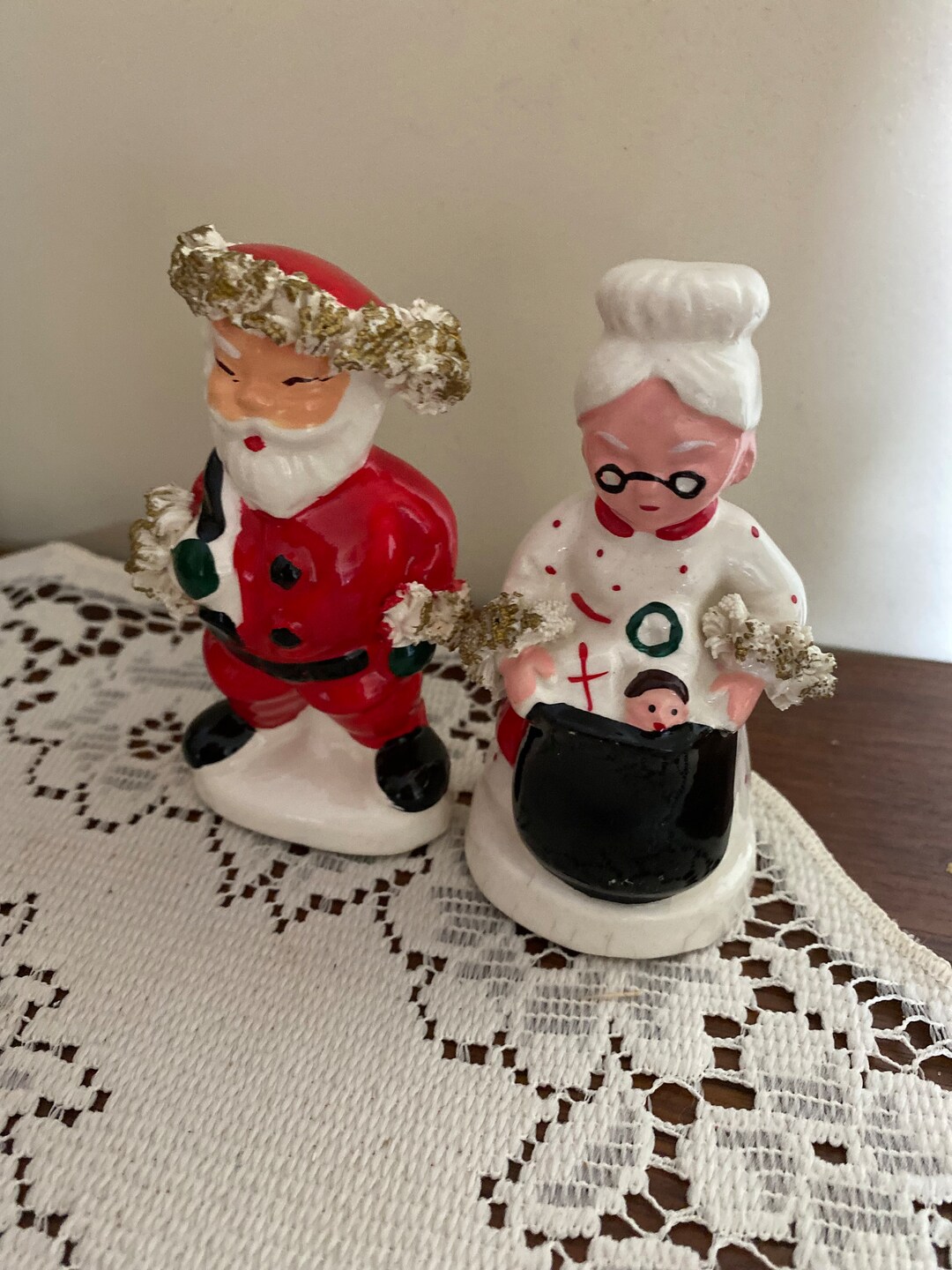 Vintage Santa and Mrs Claus Salt and Pepper Shaker - Etsy
