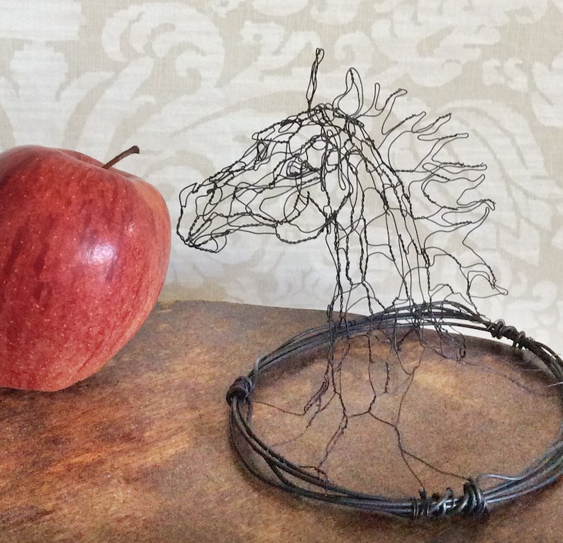 4in Wire Sculpture Horse Head por Elizabeth Berrien imagen 2