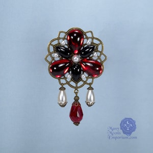 Flower brooch, bodice jewelry, red and black, brooch with pearls, round brooch, red broach, cloak pin, Renaissance, Tudor, XTS Ladonna