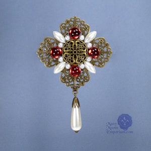 Large jeweled brooch, red broach, brooch with pearls, Elizabethan jewelry, Tudor pin, French Renaissance, Victorian, Louis XIV, MTO Lorraine