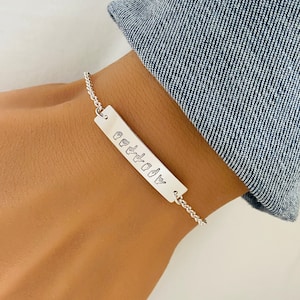 Personalised ASL Bracelet, Sign Language Jewelry, Name Bracelet, Hand Gesture, Sister Gift, Gift for Mom, Graduation Gift, Friends Gift