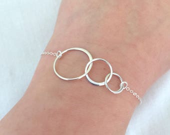 Triple Link Bracelet, Grandmother Bracelet, Mother Daughter Bracelet, Mother of The Bride Gift, Mother's Day, Three Generations Bracelet