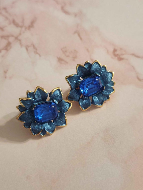 Blue Enameled and Rectangular Rhinestone Flower V… - image 11