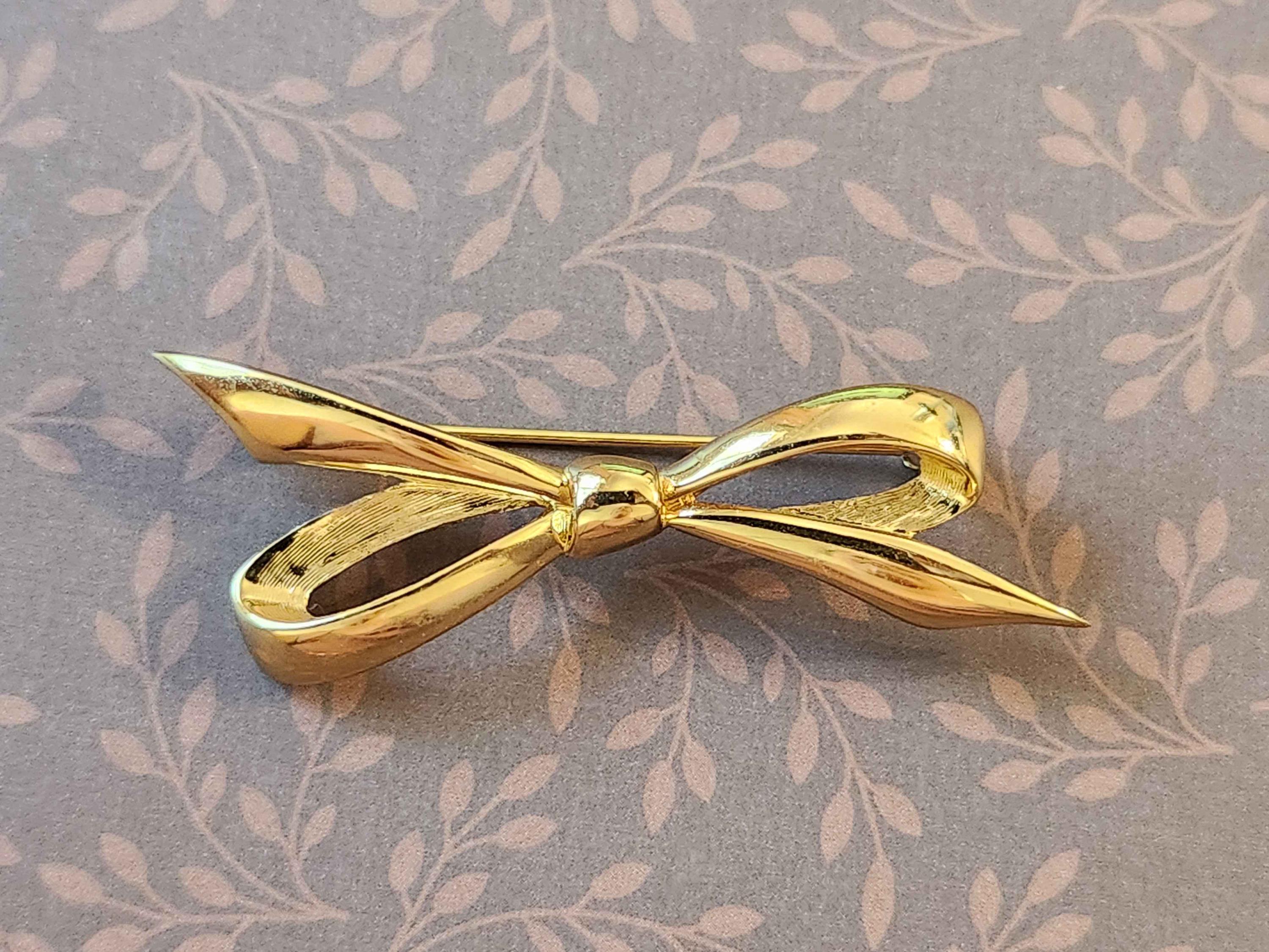 Broche En Forme De Nœud Signée Monet - Occasion Vintage