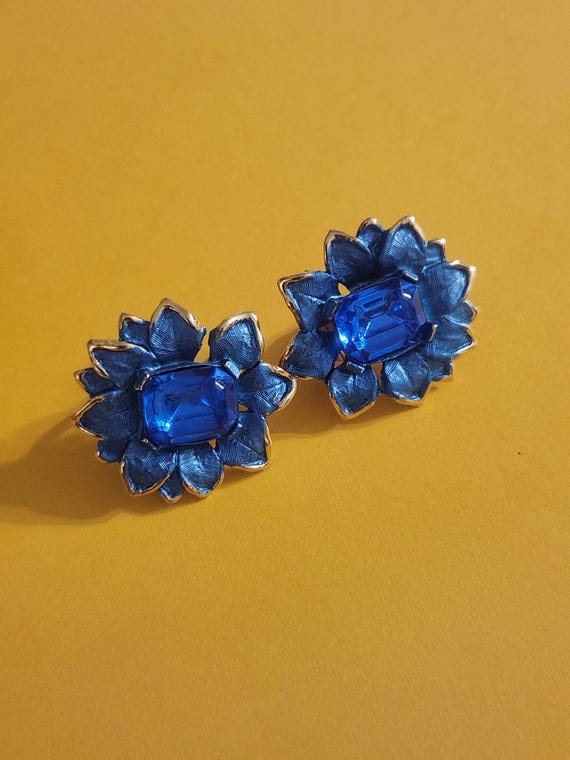 Blue Enameled and Rectangular Rhinestone Flower V… - image 16