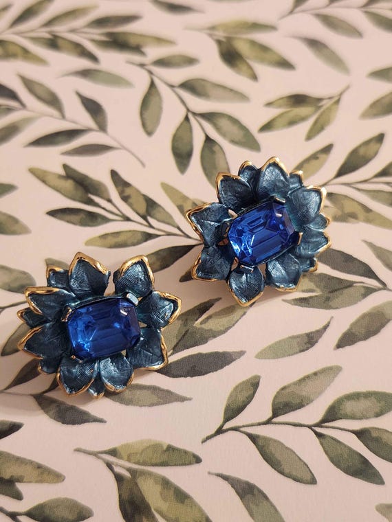 Blue Enameled and Rectangular Rhinestone Flower V… - image 10