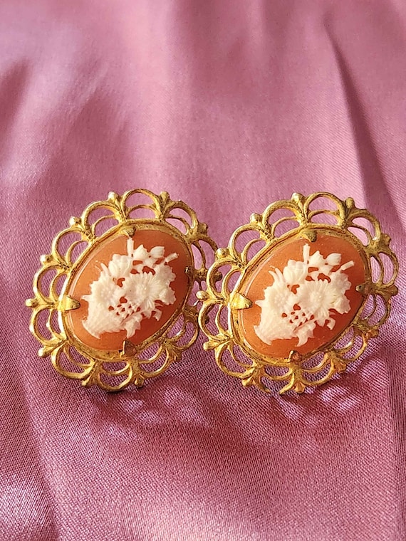 Miriam Haskell signed Basket Cameo Gold Tone Vint… - image 3