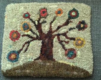 Penny tree rug hooking pattern
