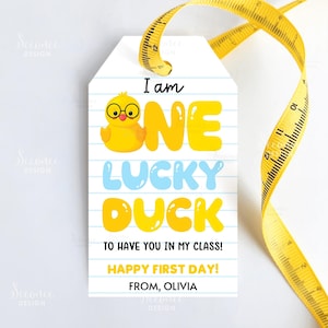 Bearbeitbare Lucky Duck Back To School Geschenkanhänger Druckbare Erster Schultag Tags Digitaler Download Treffen Sie die Lehrer Studenten Klasse Geschenkkarte