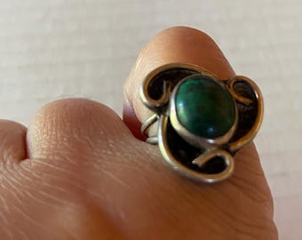 VINTAGE Size 7 MALACHITE Sterling Silver RING Beautiful