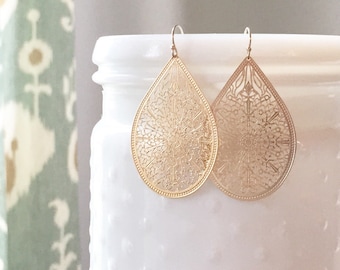 Gold filigree teardrop earrings online
