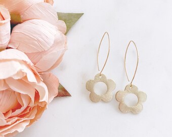 Daisy Earrings, Flower Earrings, Gold Dangle Earrings, Best Friend Birthday Gifts, DAISY
