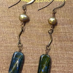 Olive Green Czech Glass and Freshwater Pearl Earrings (42-EA)