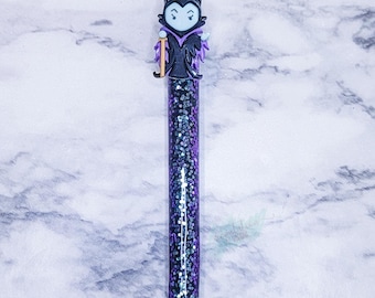 Pluma de la Señora de Todo Mal